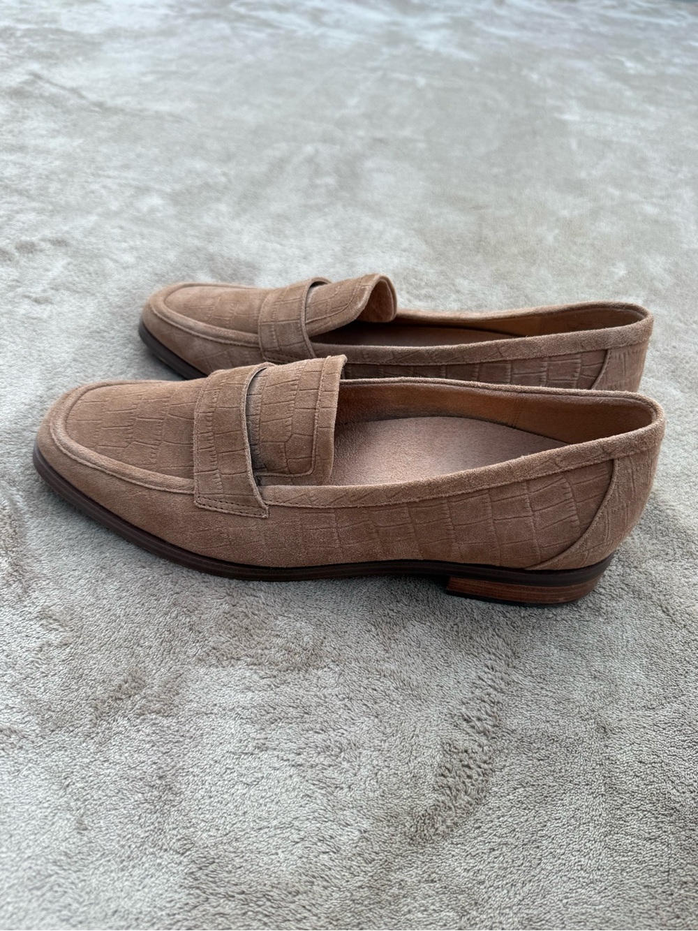 Vionic sellah suede loafer